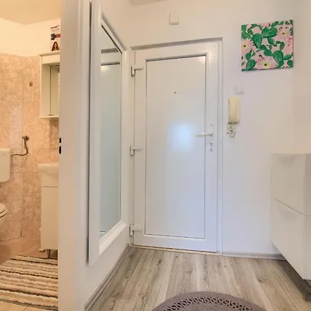 Mila Apartment *