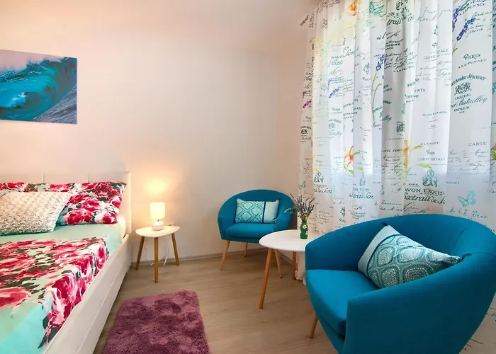 Mila 아파트 풀라